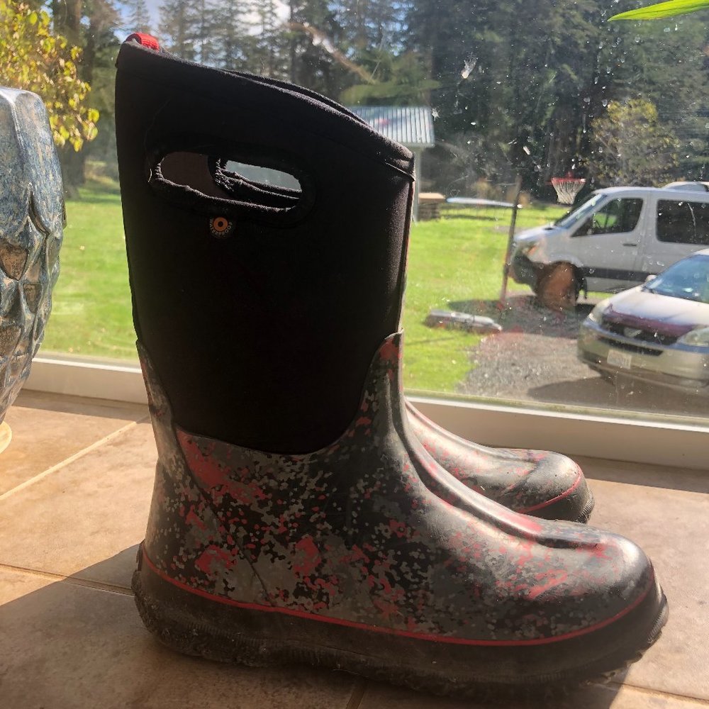Bogs Insulated Boots youth size 6